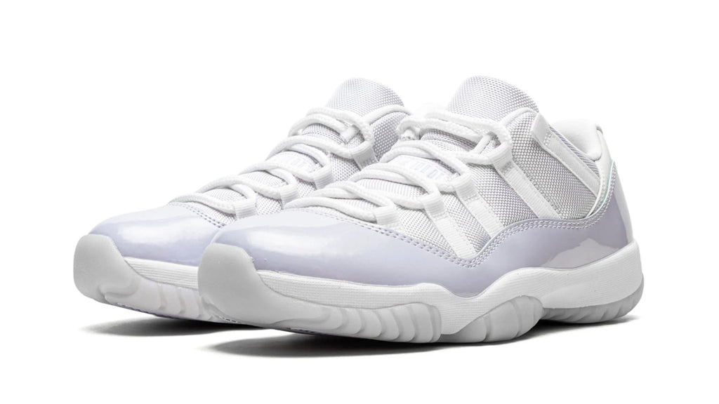 AIR JORDAN 11 LOW WMNS "Pure Violet"
