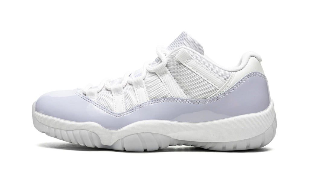 AIR JORDAN 11 LOW WMNS "Pure Violet"