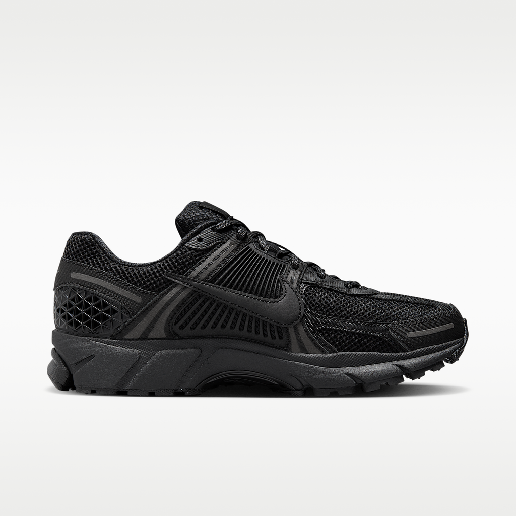 Zoom Vomero 5 Triple Black/Iron Grey/Chrome
