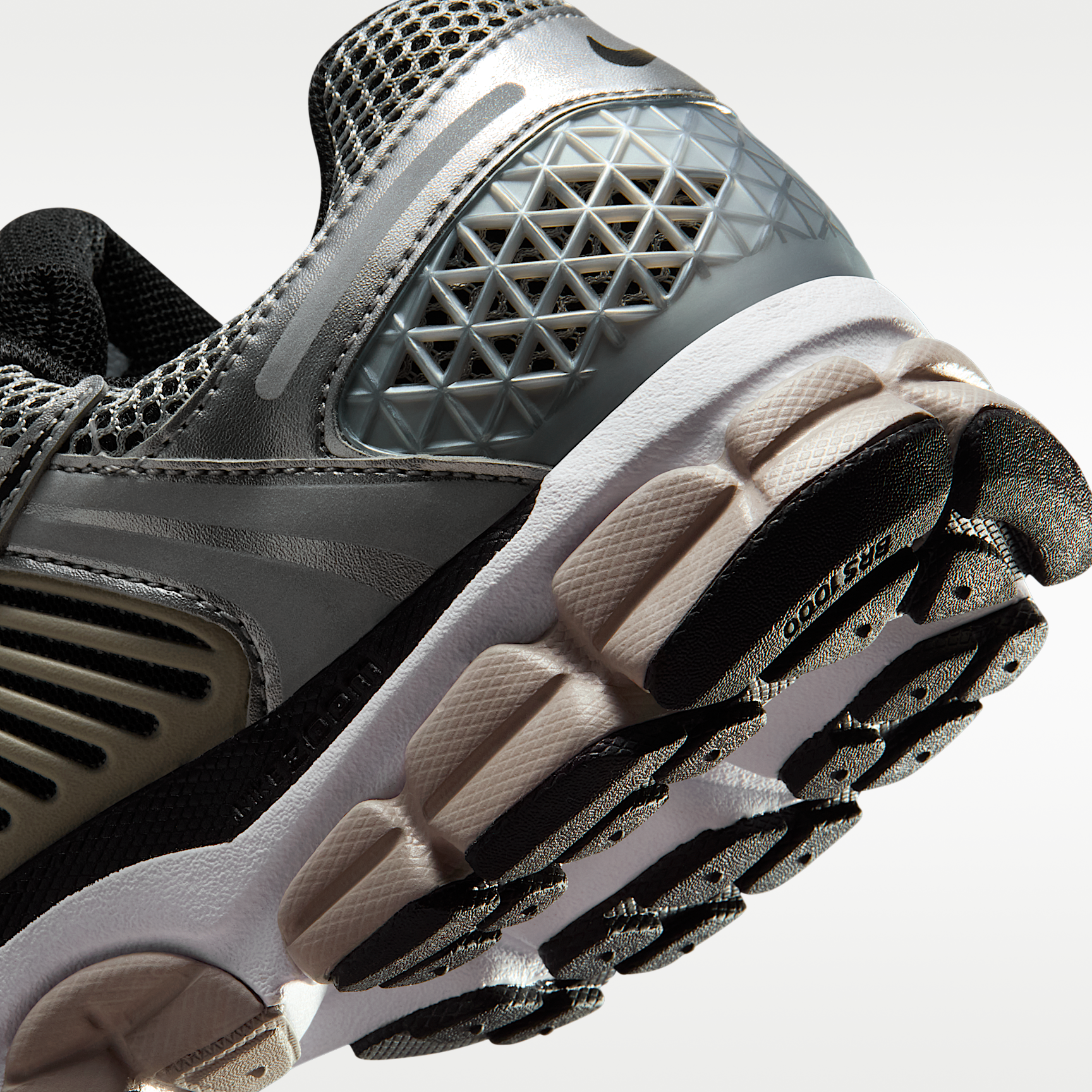 Zoom Vomero 5 Metallic Silver College Grey