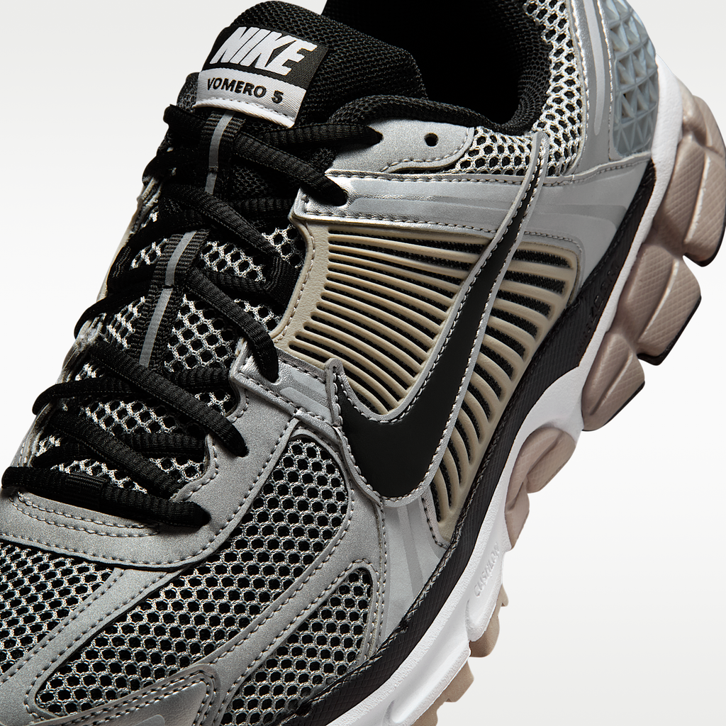 Zoom Vomero 5 Metallic Silver College Grey