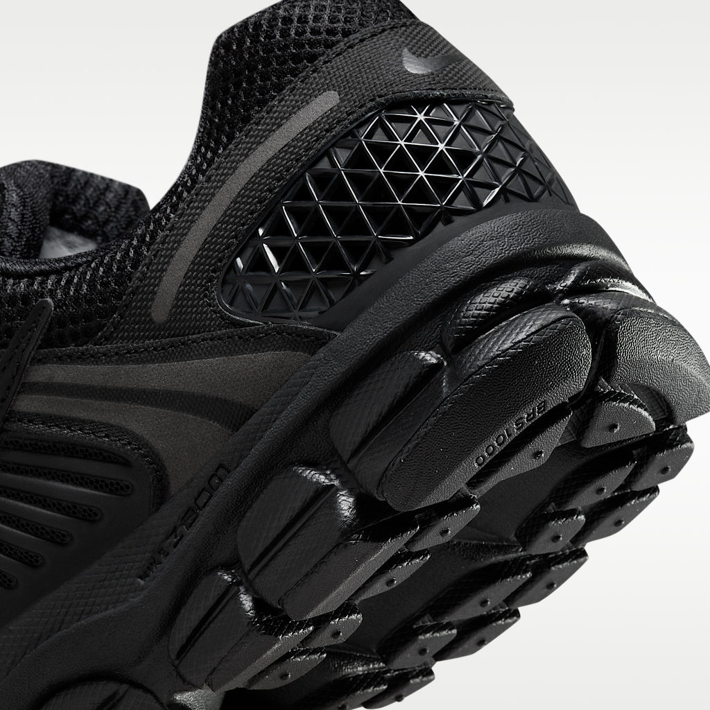 Zoom Vomero 5 Triple Black/Iron Grey/Chrome