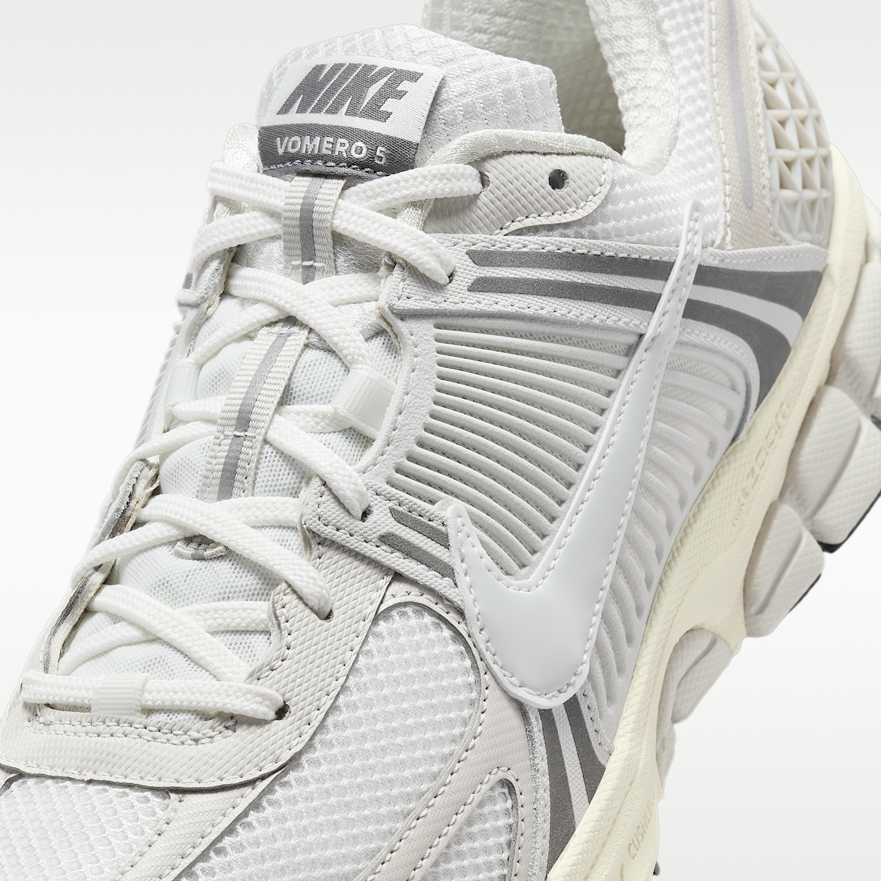Zoom Vomero 5 SE Platinum Tint