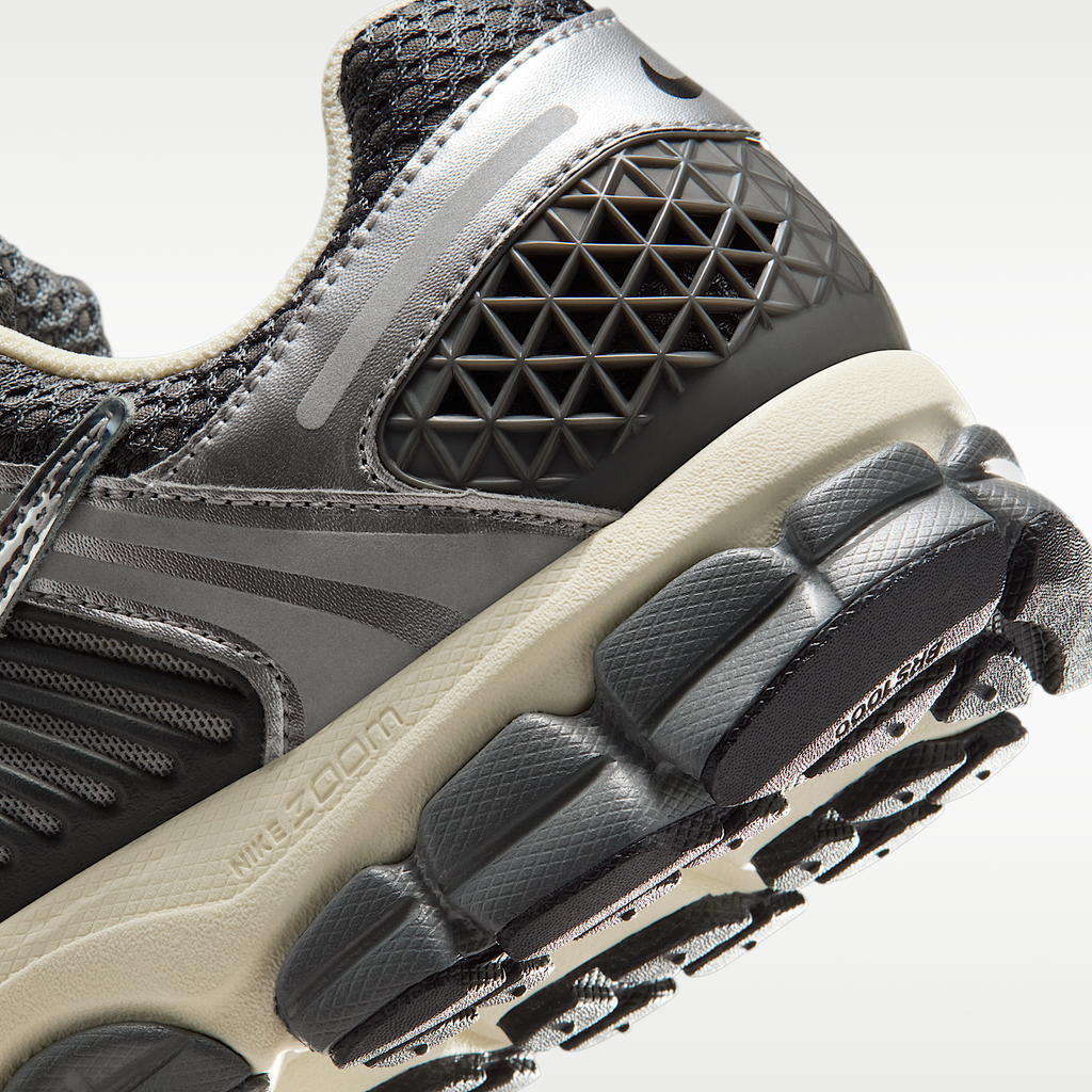 Zoom Vomero 5 Iron Grey/Chrome/Metallic Silver