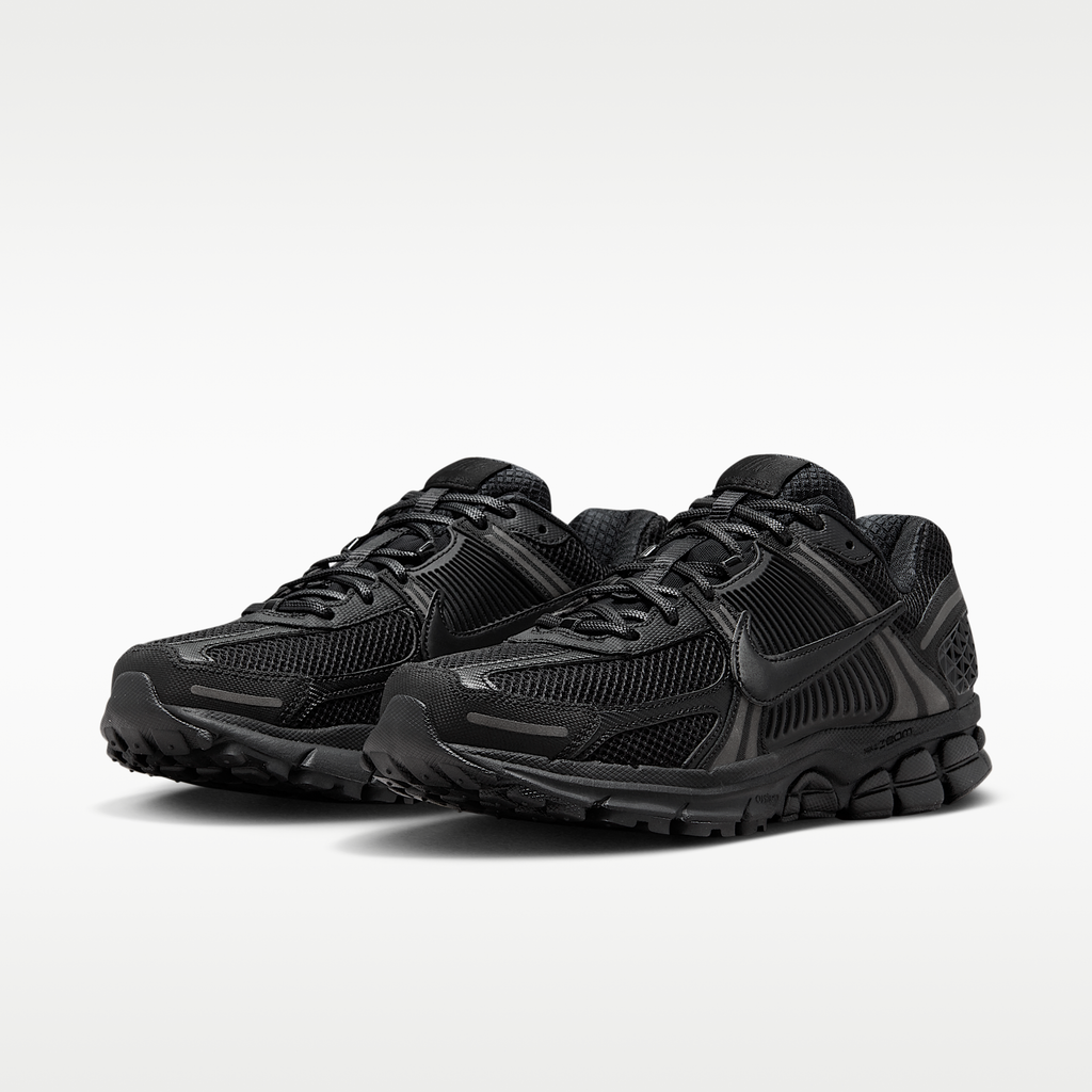 Zoom Vomero 5 Triple Black/Iron Grey/Chrome