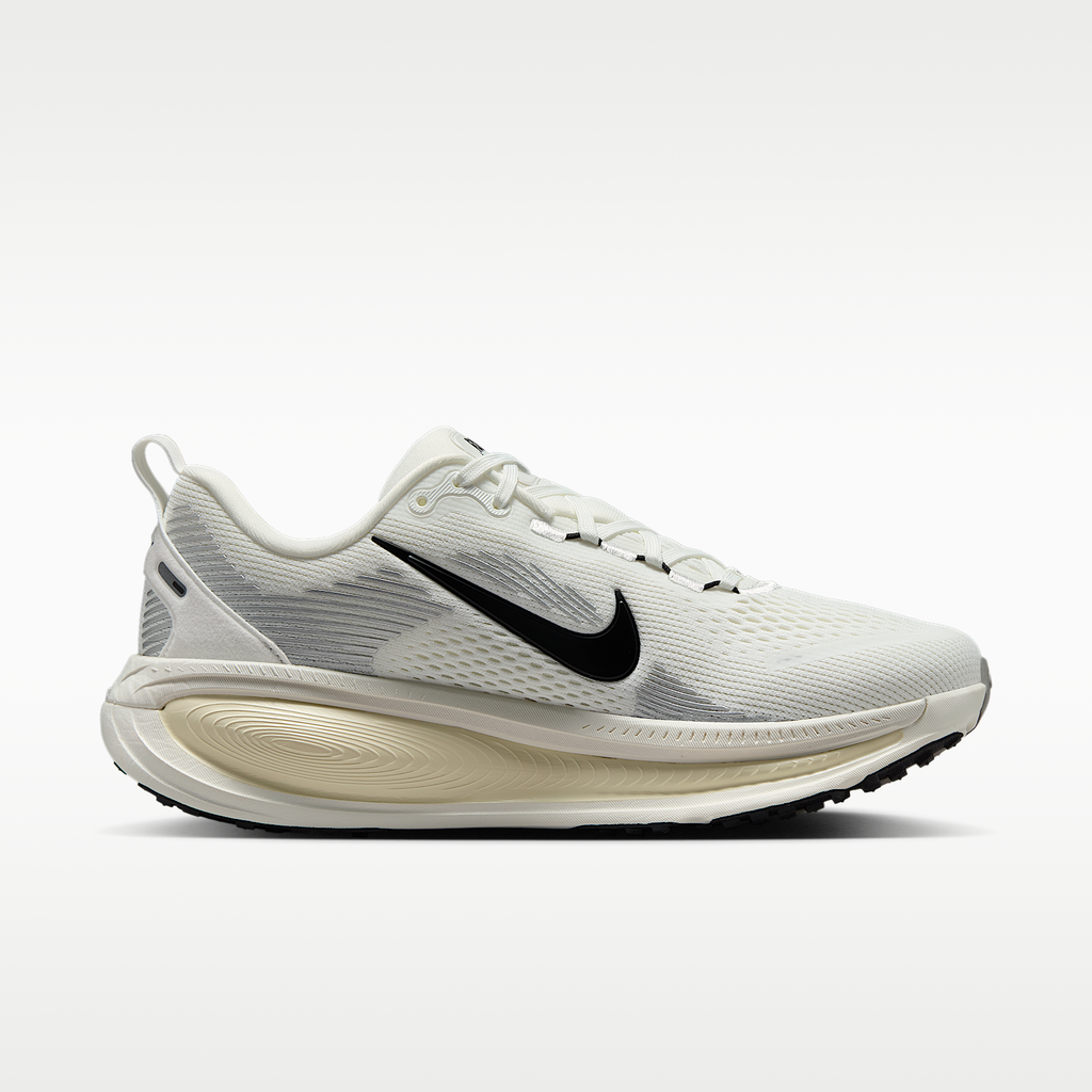Zoom Vomero 18 'Coconut Milk'