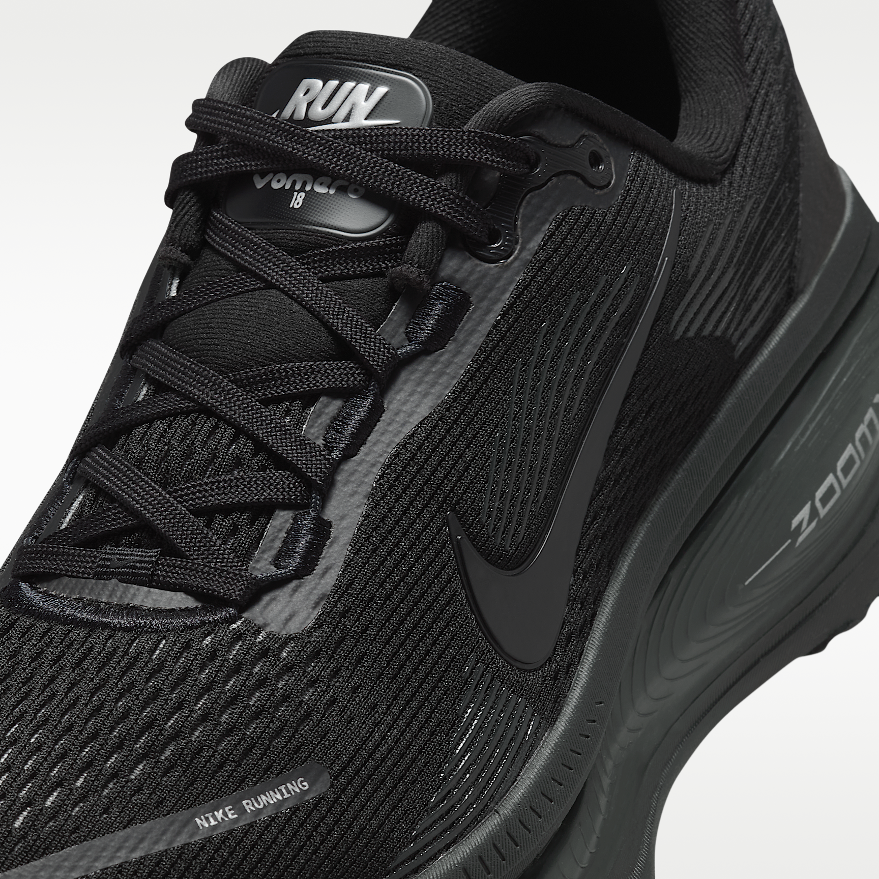 Zoom Vomero 18 'Triple Black'