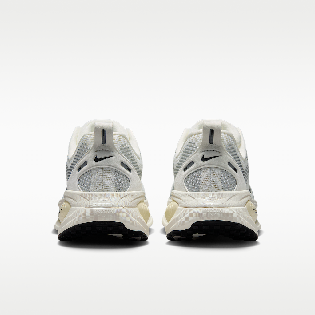 Zoom Vomero 18 'Coconut Milk'