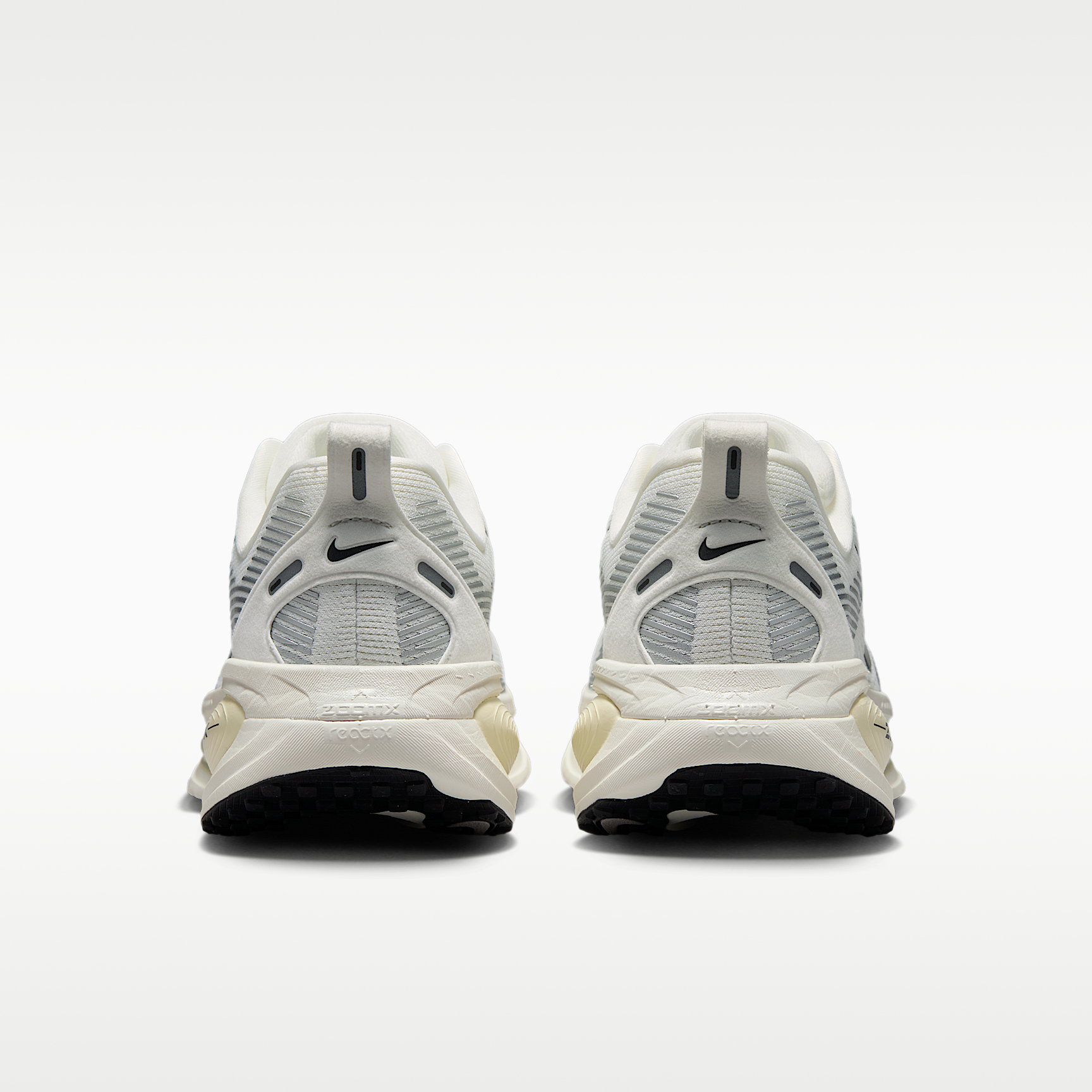 Zoom Vomero 18 'Coconut Milk'